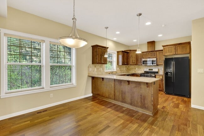 Building Photo - 368 SW Eastman Pkwy Unit 368