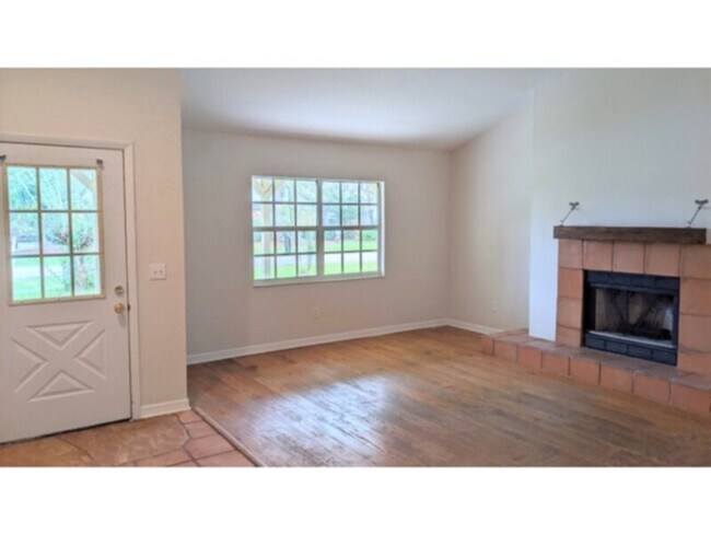 Photo - 1/2 Off 1st Month's Rent: 4 Bedroom House ...