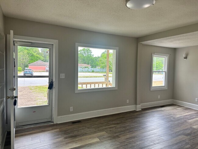 Photo - RENTAL HOME 3BD/1.5BTH