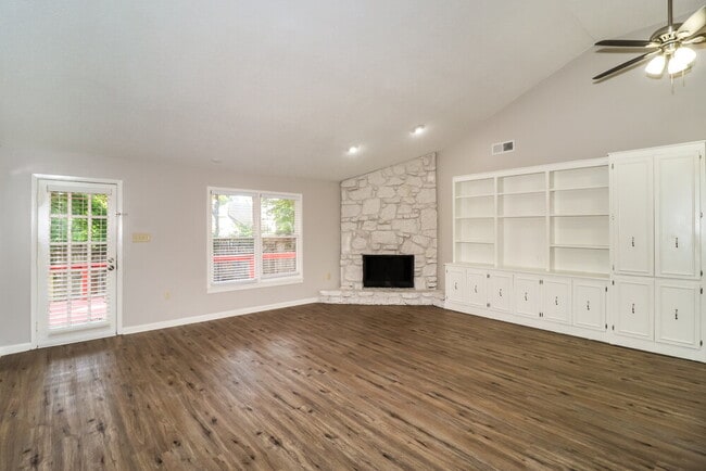 Photo - 8586 Grandbury Pl