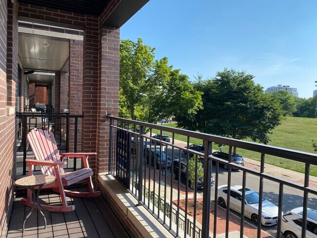 Photo - 2038 N Burling St Unit 2