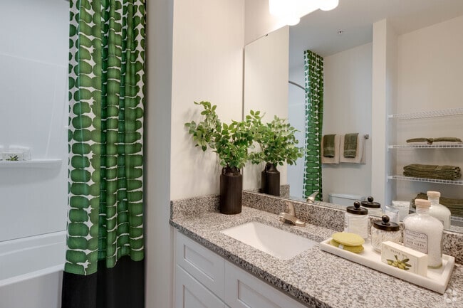 2BR, 2BA - 1,168SF - Primary Bathroom