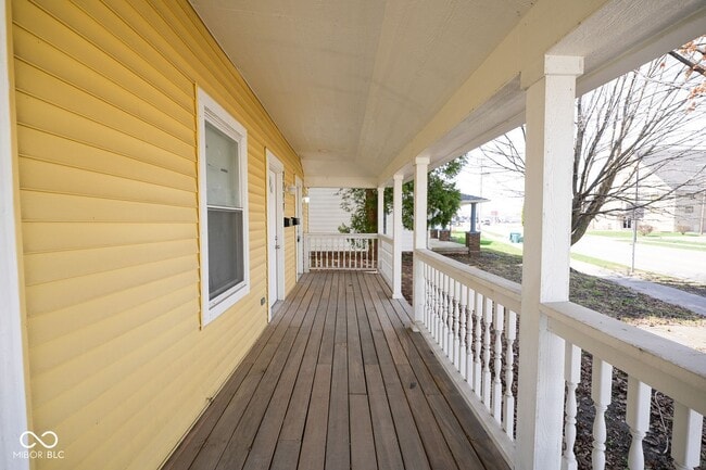 Photo - 2225 Broad St