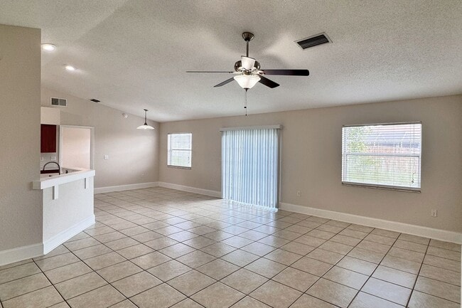 Photo - 332 Cloverdale Rd