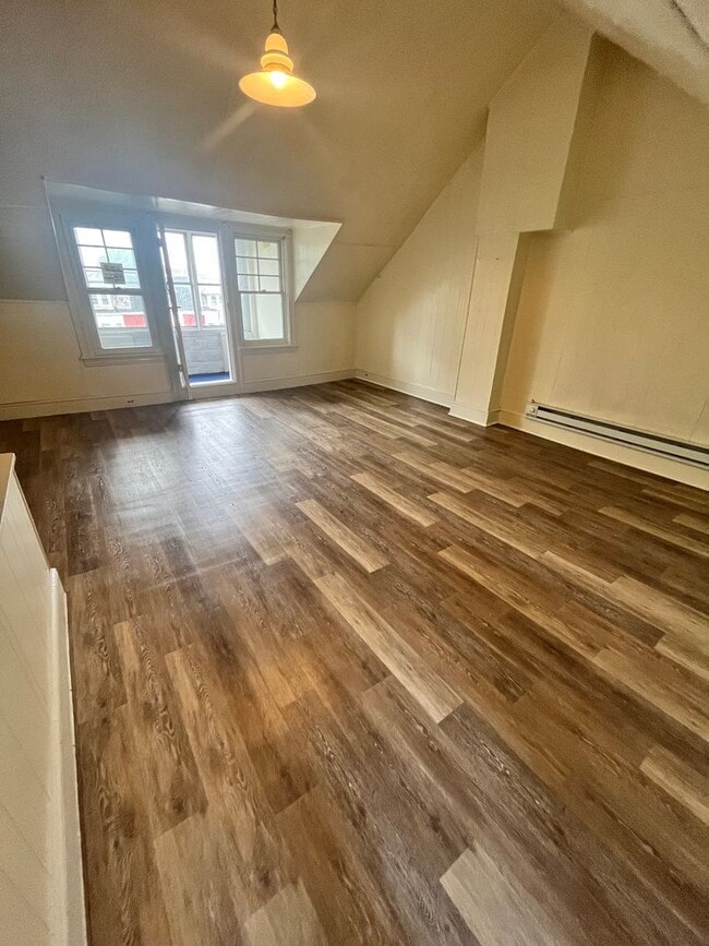 Building Photo - 224 S Ann St Unit 2 Rental