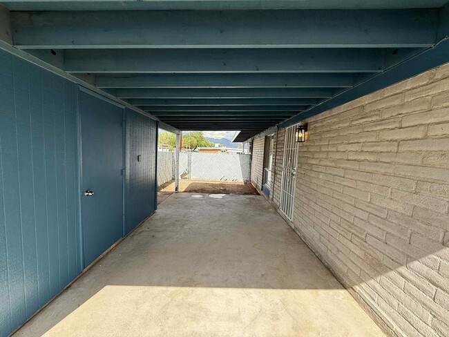 Photo - 8133 E 6th St