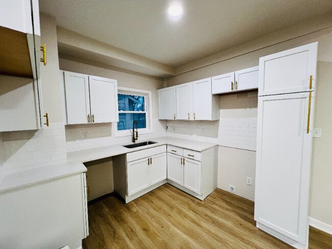 Photo - 3029 Woodland Ave