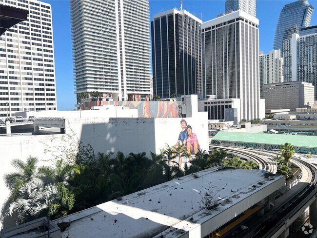 Building Photo - 133 NE 2nd Ave Unit # Rental