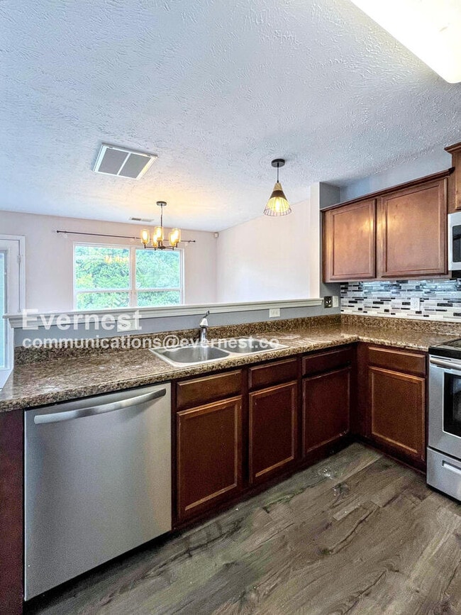 Photo - 441 Vailview Dr