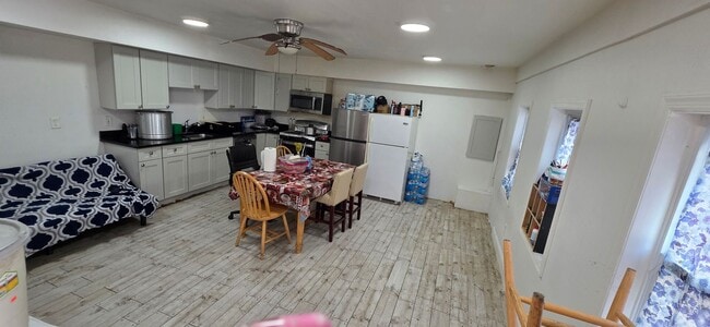 Photo - 1006 Summerfield Ave Unit 1006 1/2