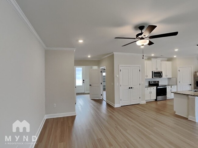 Photo - 158 Wembury Ln