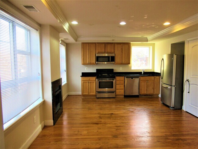 Photo - 712 Marietta Pl NW Unit 201