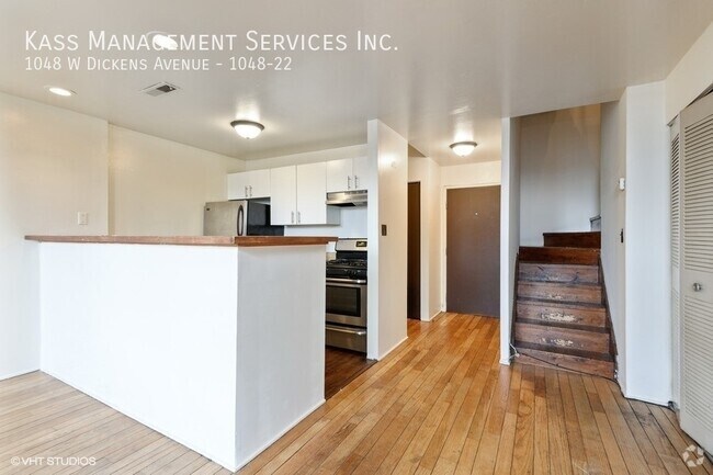 Building Photo - 1048 W Dickens Ave Unit 1048-22 Rental