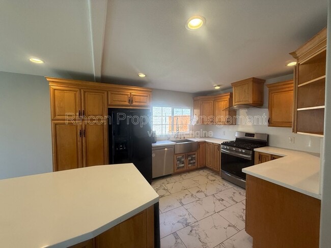 Photo - 2810 Sherwin Ave Unit A