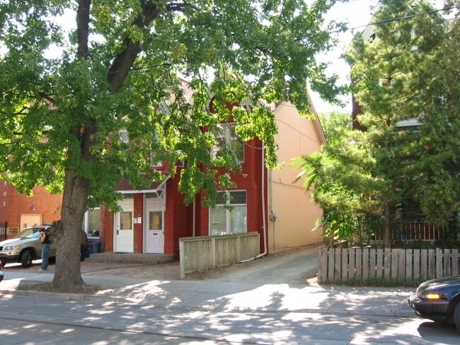 Photo - 210 Mccaul St Unit Lower