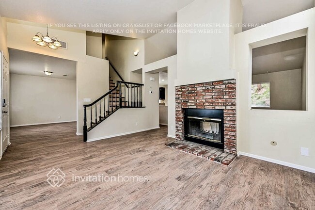 39201 Chalfont Ln