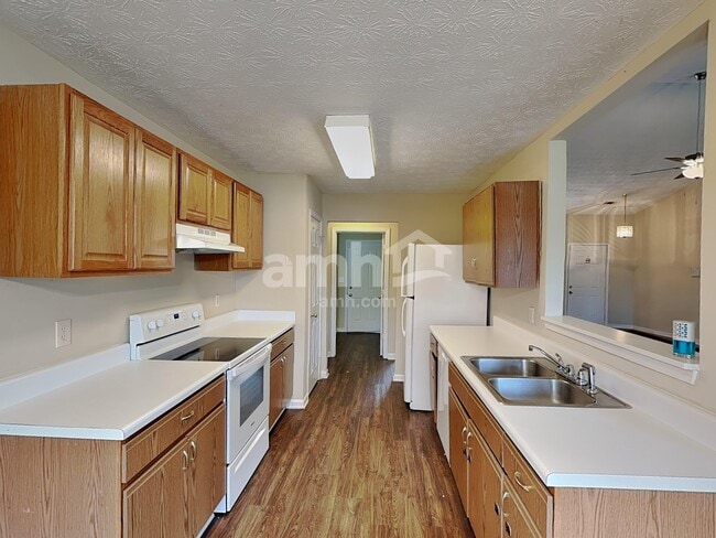 Photo - 186 Dean Way