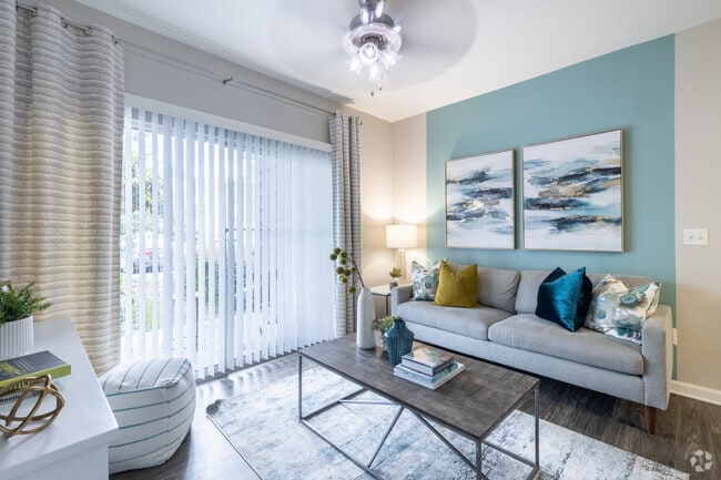 The Kensington - 2BR, 2BA - 924SF