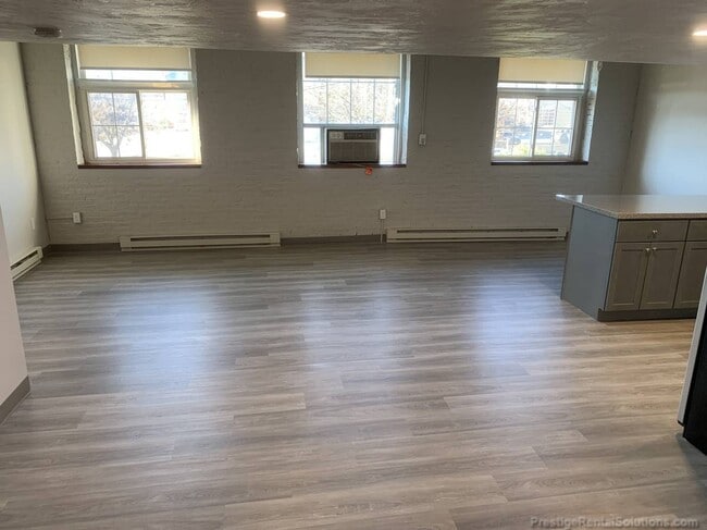 Photo - 43 Willow St Unit 2