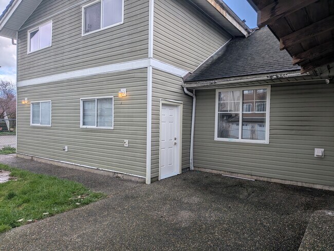 Photo - 46365 Cessna Dr