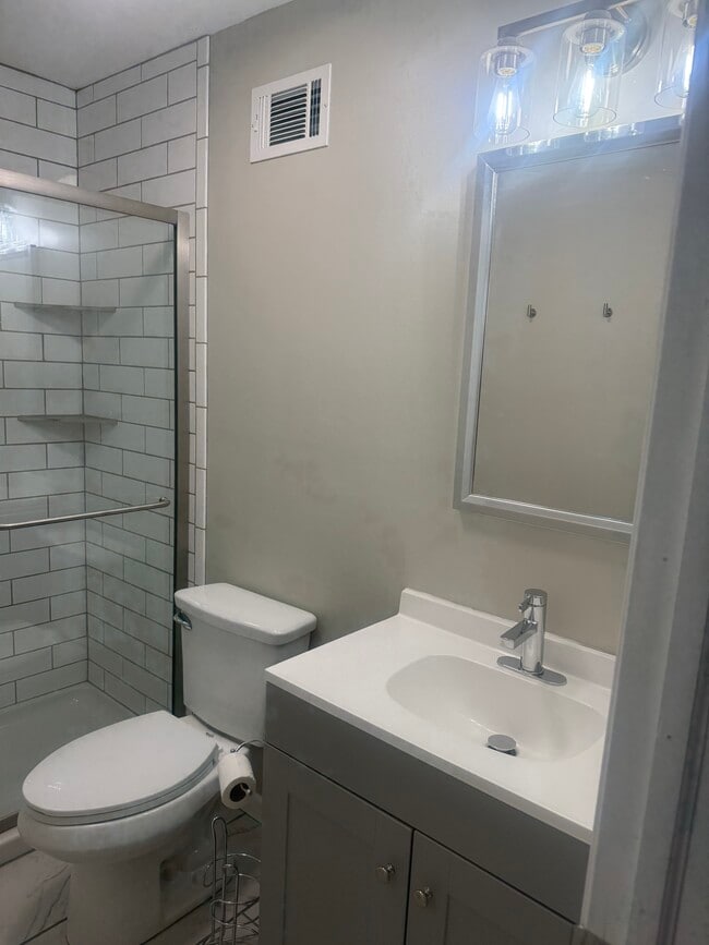 Building Photo - 2828 S Park Rd Unit 1 Rental