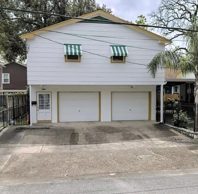 Building Photo - 2448 White Oak Dr