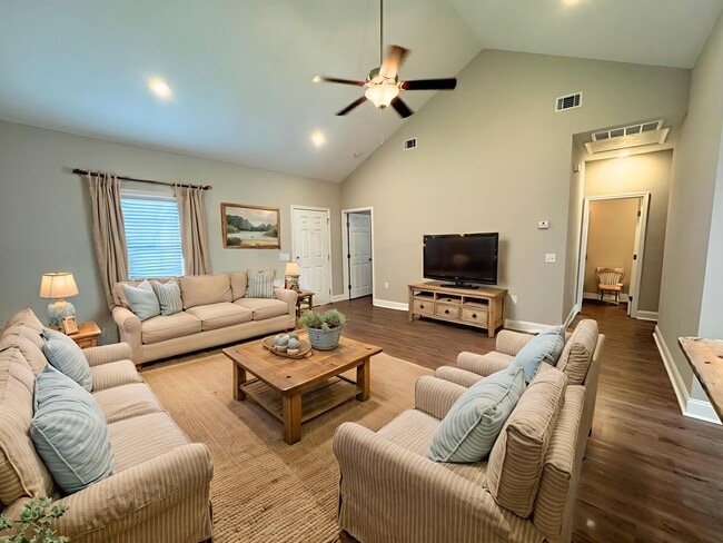 Building Photo - 104 Waybill Circle Rental