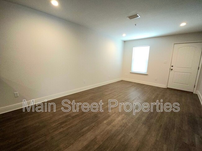 Photo - 313 N Navy Blvd Unit 1A