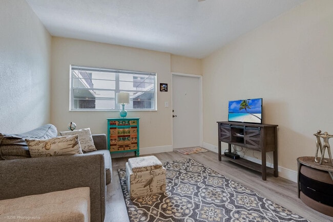 Photo - 2539 S Bayshore Dr