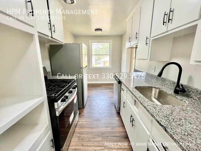 Photo - 885 S Green Rd