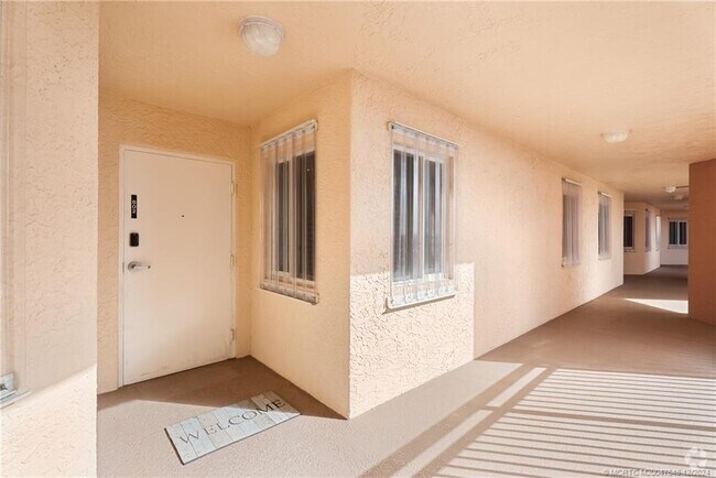 Building Photo - 3880 N Hwy A1A Unit 802 Rental