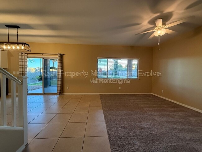 Photo - 42239 N Wollemi St