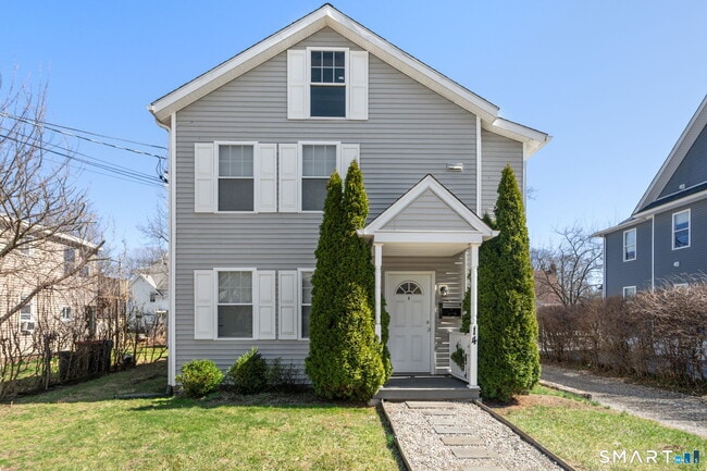 Building Photo - 14 Center Ave Unit 1N