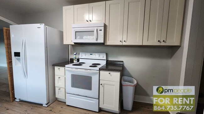 Photo - Remodeled 3/2 ready for new tenants.