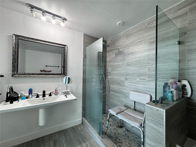 Photo - 6580 Indian Creek Dr Unit 404