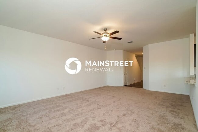 Photo - 4 Bedroom Pet-Friendly Home in New Braunfels, TX with Main Street Renewal
