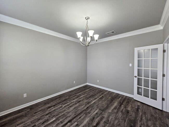 Photo - NEW IN MANAGEMENT - AVAILABLE NOW!