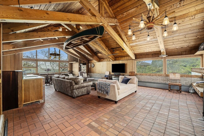 Photo - 850 Shelton Rd