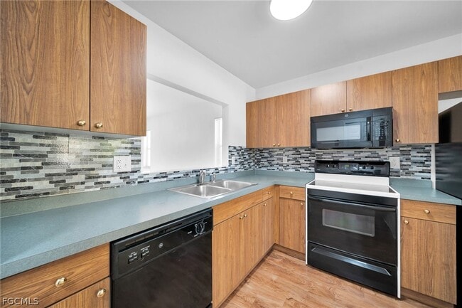 Photo - 1044 SE 11th St