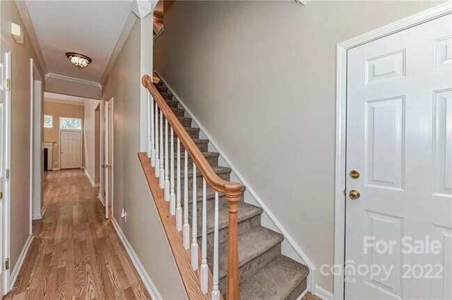 Hallway and Staircase - 5072 Parkview Way