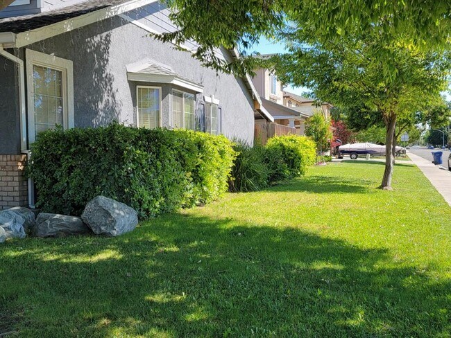 Photo - 692 W Springer Dr