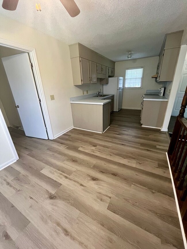 Photo - 3 Bedroom 2 Bath Ranch Home in the College Park Subdivision.