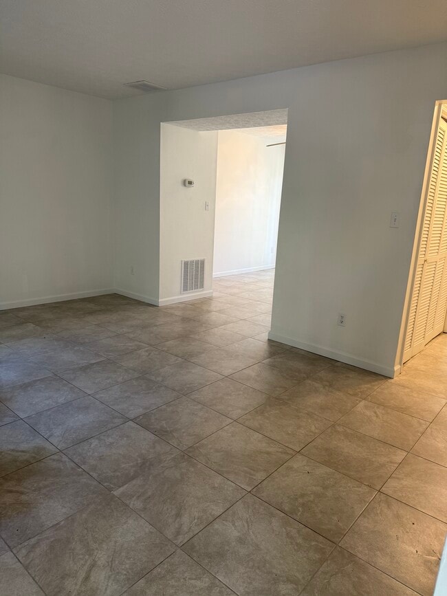 Photo - 727 6th Ave S