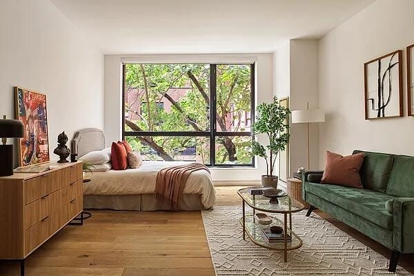 Building Photo - 540 W 28th St Unit 4A