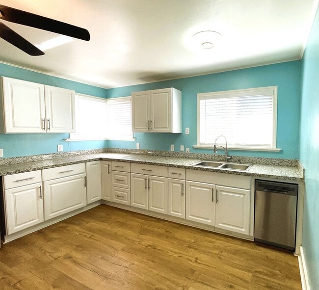 Photo - 5250 Whispering Creek Dr