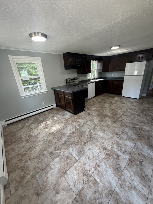Photo - 25 White Pine Ave