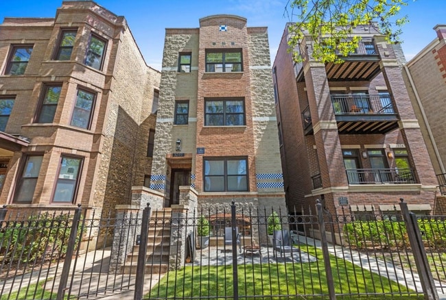 Building Photo - 3249 N Seminary Ave Unit Garden