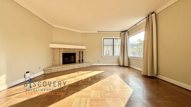 Photo - Updated MCM Gem in Adams Point