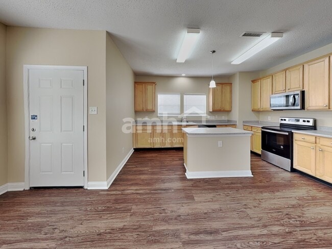 Photo - 12587 Majestic Way