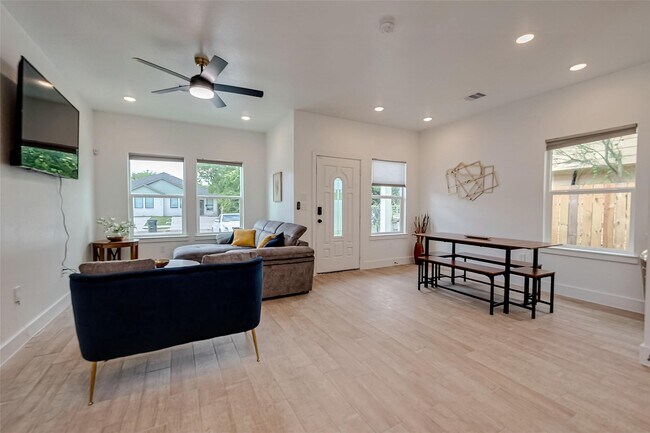 Photo - 5122 Southwind St